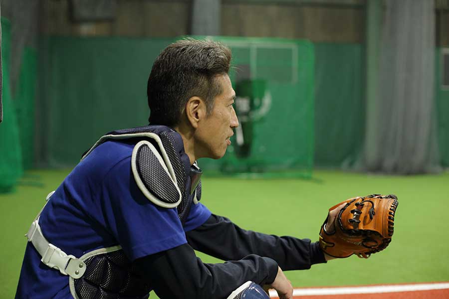 NPB4球団で活躍、コーチも務めた野口寿浩氏が“捕手の神髄”を伝えます【写真：樋口瑞樹】