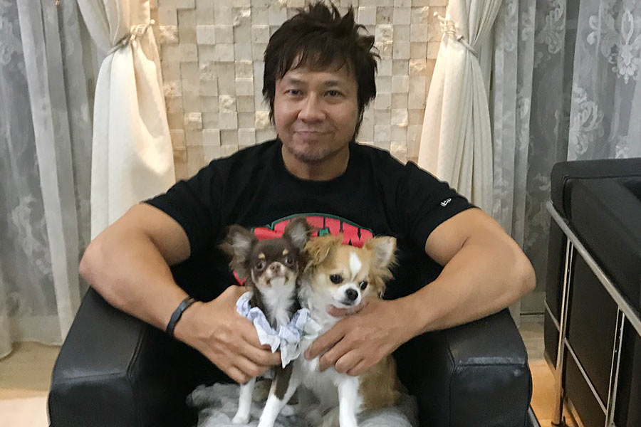 【我が家のペット自慢】新日本プロレス 小島聡選手が二匹の愛犬を紹介